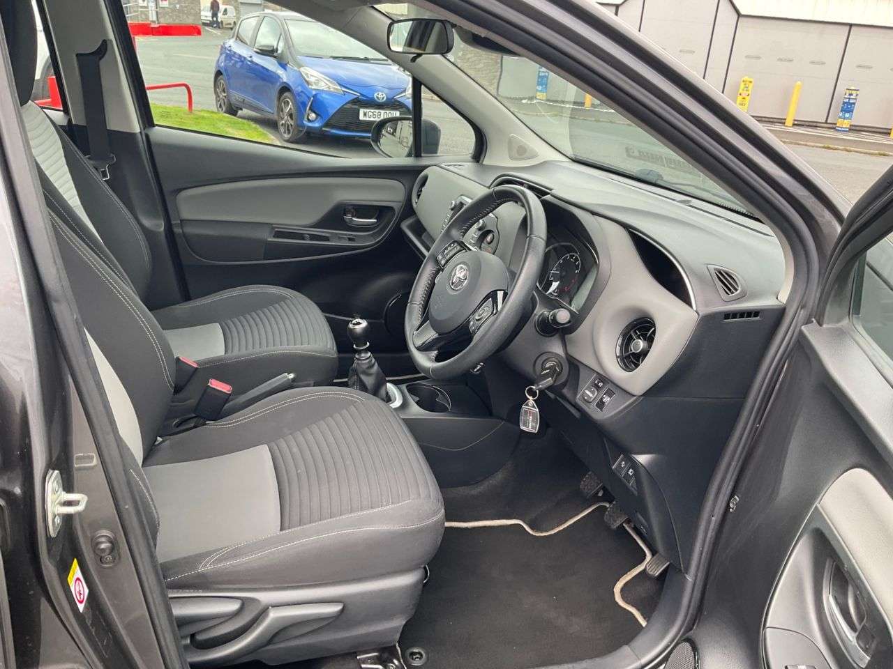 2017 TOYOTA YARIS 2017 TOYOTA YARIS