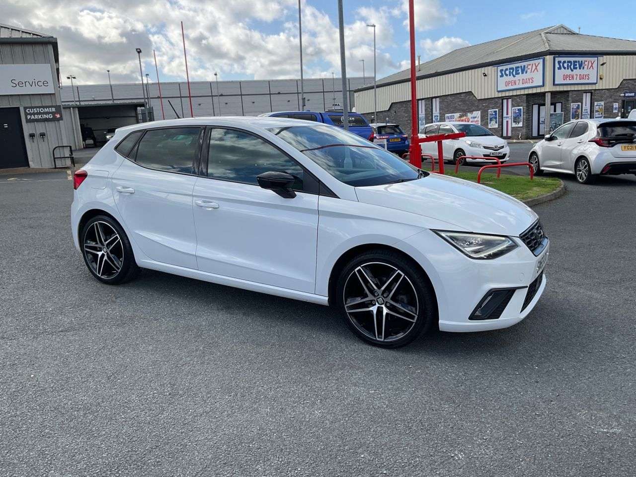 A 2019 SEAT IBIZA 1.0 TSI FR Sport Hatchback 5dr Petrol Manual Euro 6 (s/s) GPF (115 ps) A 2019 SEAT IBIZA 1.0 TSI FR Sport Hatchback 5dr Petrol Manual Euro 6 (s/s) GPF (115 ps)