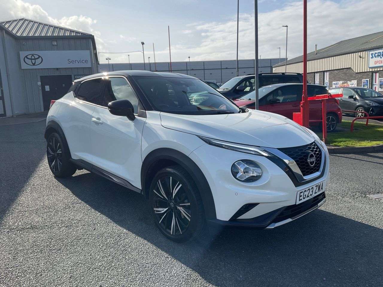 A 2023 NISSAN JUKE 1.0 DIG-T Tekna+ SUV 5dr Petrol DCT Auto Euro 6 (s/s) (114 ps) A 2023 NISSAN JUKE 1.0 DIG-T Tekna+ SUV 5dr Petrol DCT Auto Euro 6 (s/s) (114 ps)