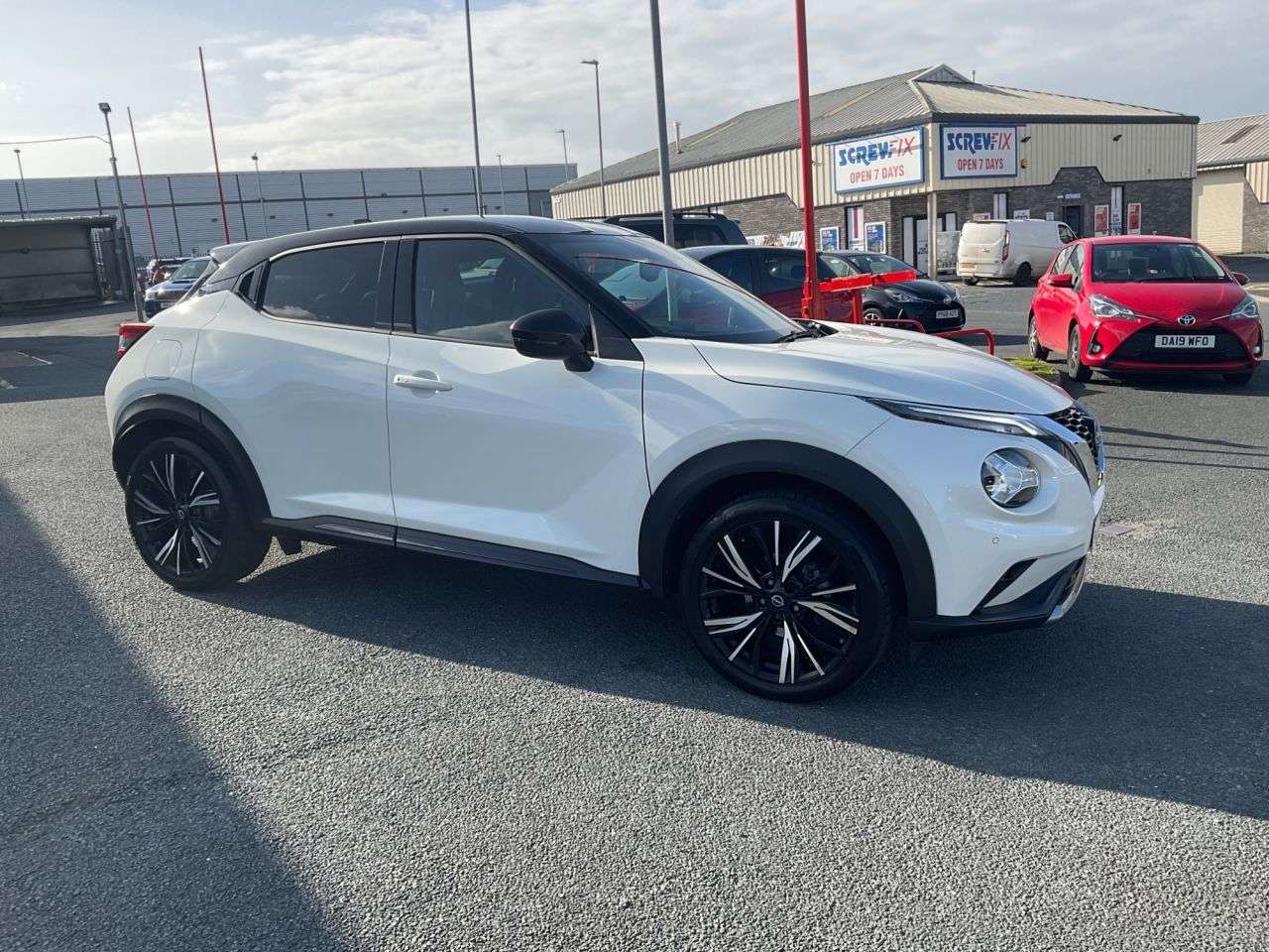 A 2023 NISSAN JUKE 1.0 DIG-T Tekna+ SUV 5dr Petrol DCT Auto Euro 6 (s/s) (114 ps) A 2023 NISSAN JUKE 1.0 DIG-T Tekna+ SUV 5dr Petrol DCT Auto Euro 6 (s/s) (114 ps)