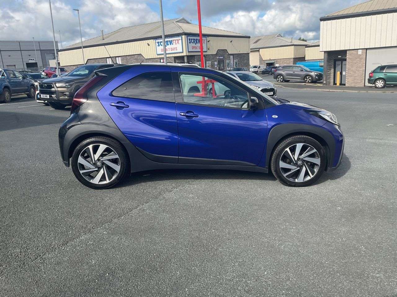 A 2023 TOYOTA AYGO X 1.0 VVT-i Exclusive Hatchback 5dr Petrol Manual Euro 6 (s/s) (72 ps) Camera A 2023 TOYOTA AYGO X 1.0 VVT-i Exclusive Hatchback 5dr Petrol Manual Euro 6 (s/s) (72 ps) Camera