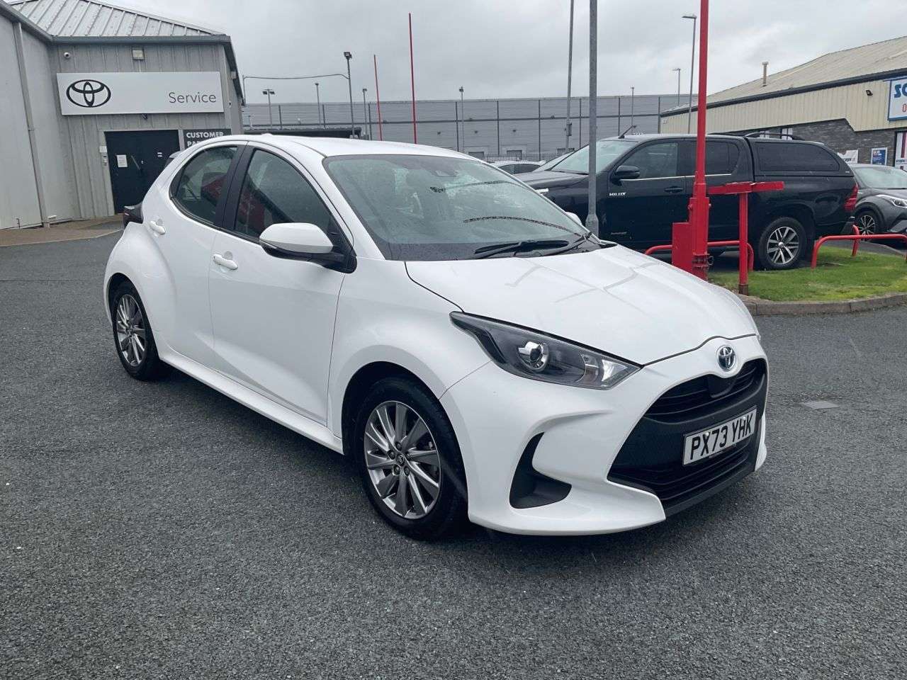 A 2023 TOYOTA YARIS 1.5 VVT-h Icon Hatchback 5dr Petrol Hybrid E-CVT Euro 6 (s/s) (116 ps) Came A 2023 TOYOTA YARIS 1.5 VVT-h Icon Hatchback 5dr Petrol Hybrid E-CVT Euro 6 (s/s) (116 ps) Came