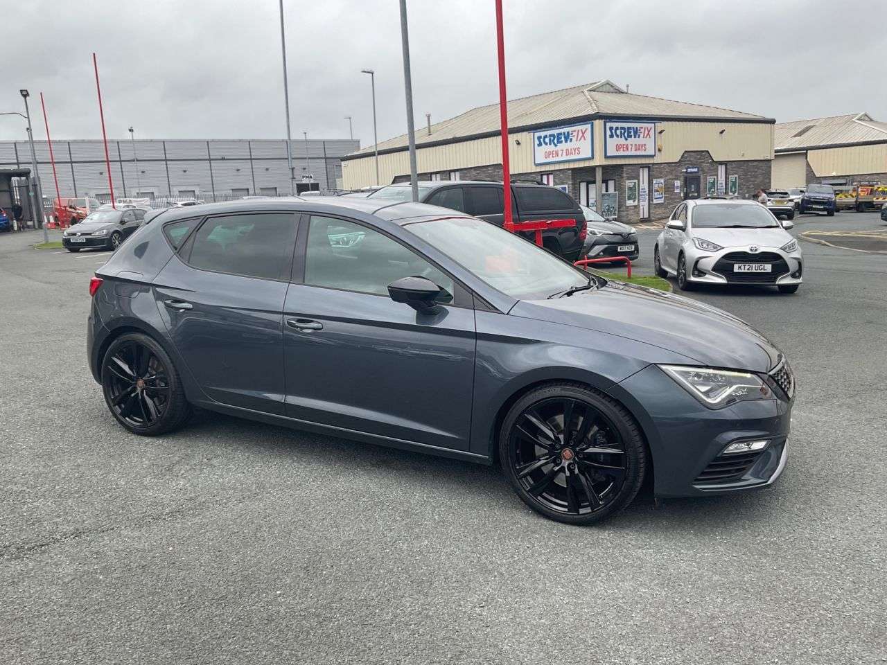 A 2020 SEAT LEON 2.0 TSI Cupra 290 Lux Hatchback 5dr Petrol DSG Euro 6 (s/s) (290 ps) A 2020 SEAT LEON 2.0 TSI Cupra 290 Lux Hatchback 5dr Petrol DSG Euro 6 (s/s) (290 ps)