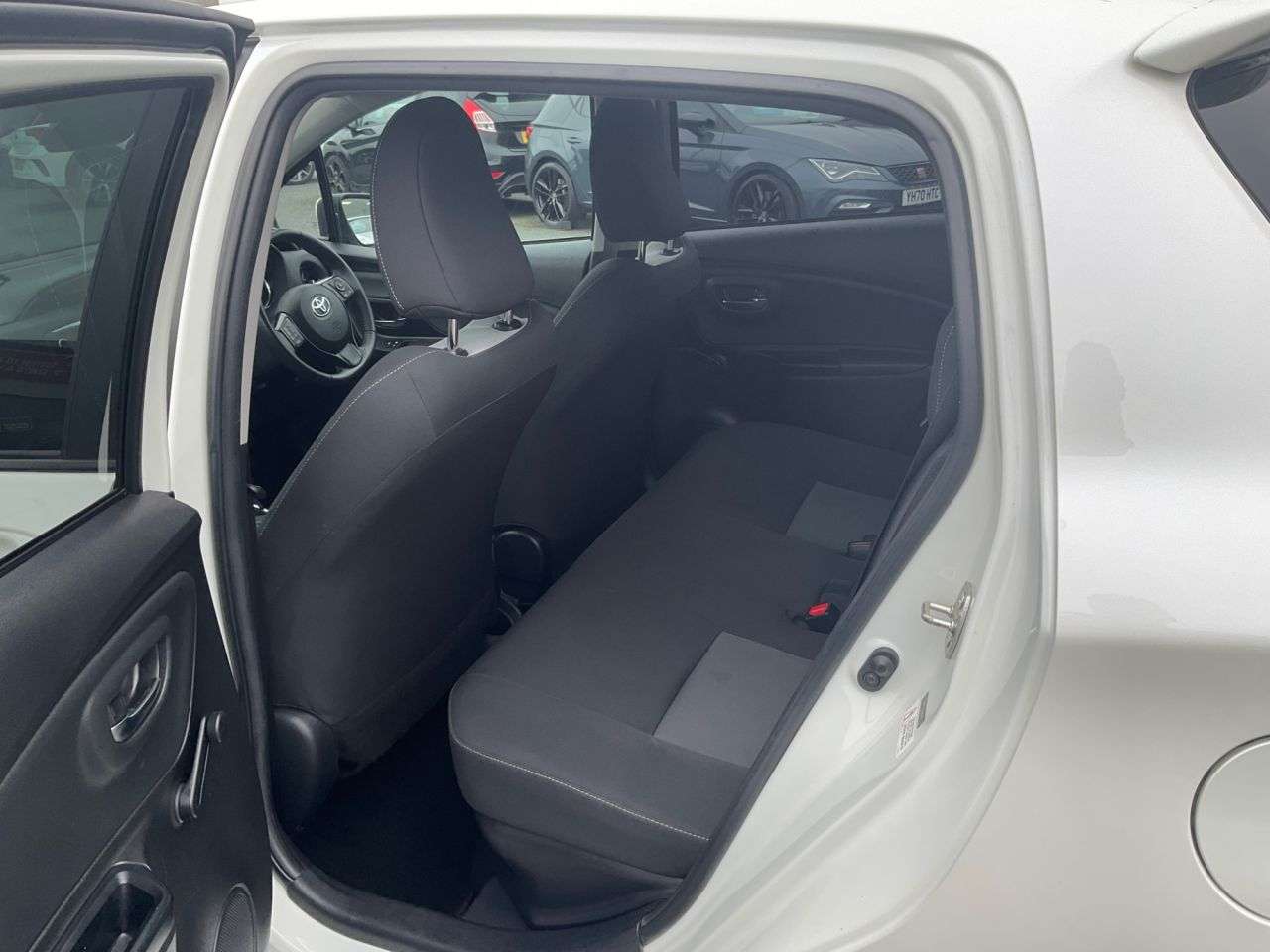 2018 TOYOTA YARIS 2018 TOYOTA YARIS
