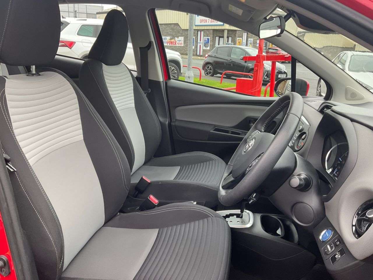 2018 TOYOTA YARIS 2018 TOYOTA YARIS