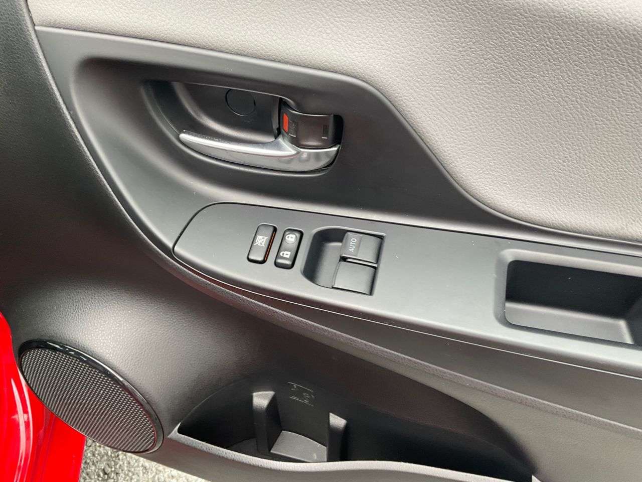 2018 TOYOTA YARIS 2018 TOYOTA YARIS