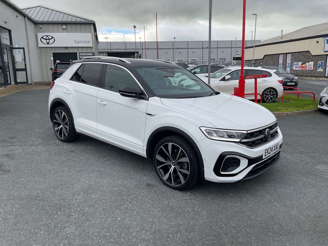A 2024 VOLKSWAGEN T-ROC 1.5 TSI R-Line SUV 5dr Petrol DSG Euro 6 (s/s) (150 ps) A 2024 VOLKSWAGEN T-ROC 1.5 TSI R-Line SUV 5dr Petrol DSG Euro 6 (s/s) (150 ps)