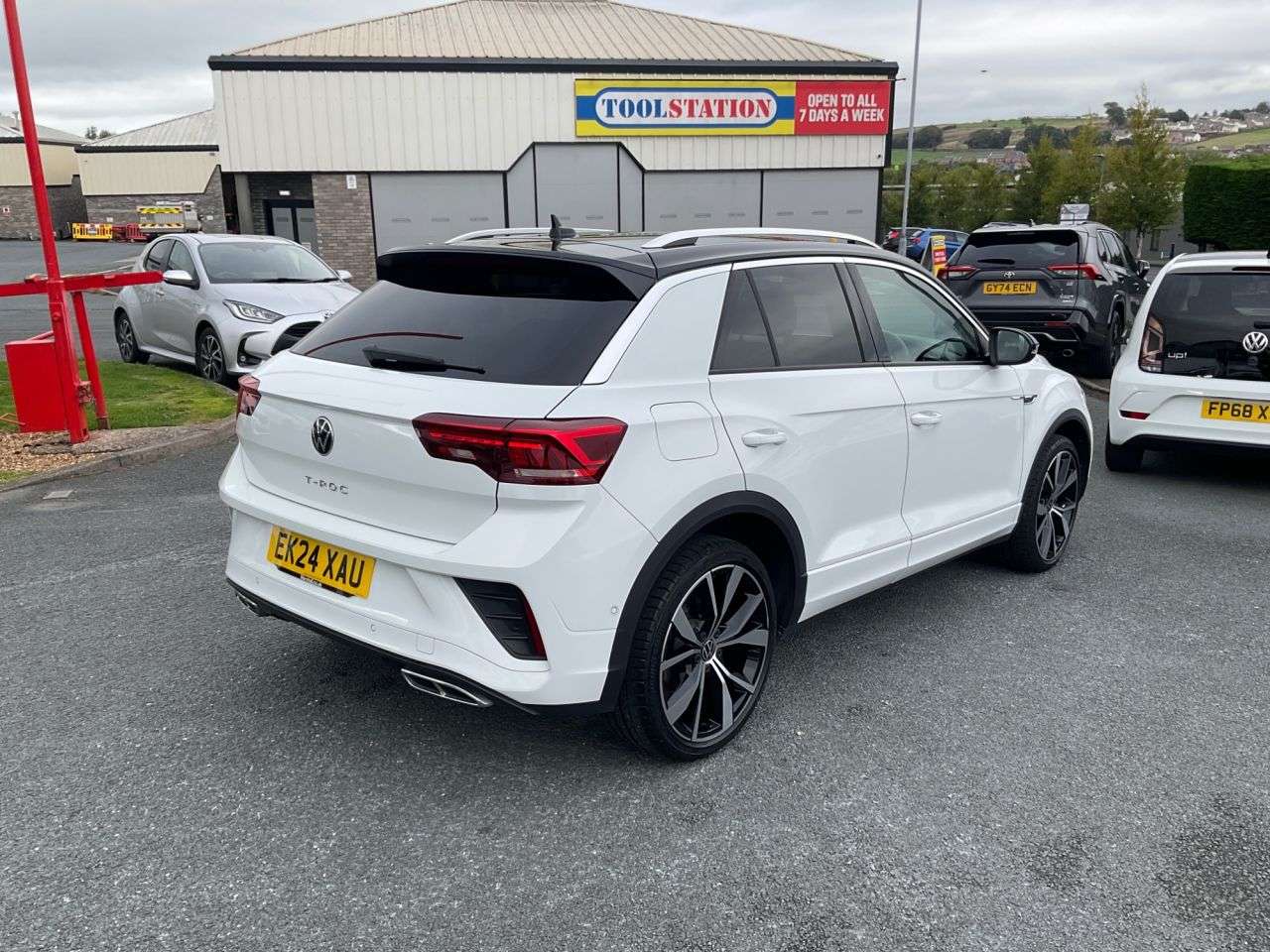 A 2024 VOLKSWAGEN T-ROC 1.5 TSI R-Line SUV 5dr Petrol DSG Euro 6 (s/s) (150 ps) A 2024 VOLKSWAGEN T-ROC 1.5 TSI R-Line SUV 5dr Petrol DSG Euro 6 (s/s) (150 ps)