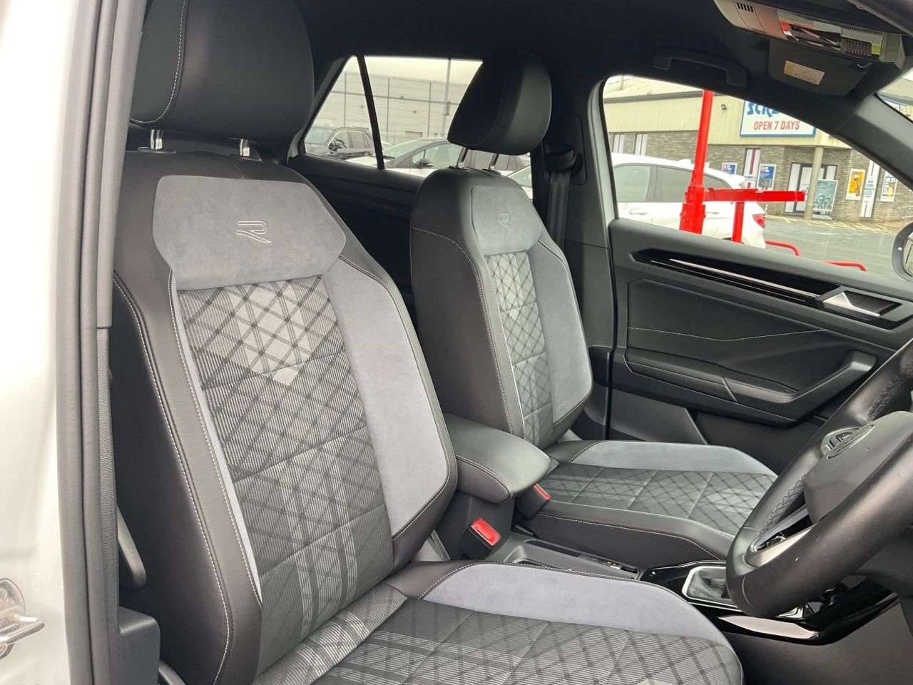 2024 VOLKSWAGEN T-ROC 2024 VOLKSWAGEN T-ROC