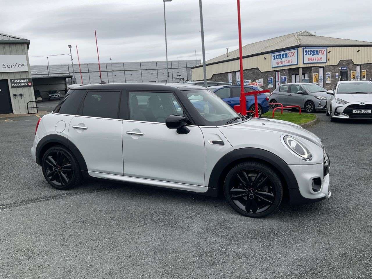 A 2020 MINI HATCH 1.5 Cooper Sport Hatchback 5dr Petrol Manual Euro 6 (s/s) (136 ps) A 2020 MINI HATCH 1.5 Cooper Sport Hatchback 5dr Petrol Manual Euro 6 (s/s) (136 ps)