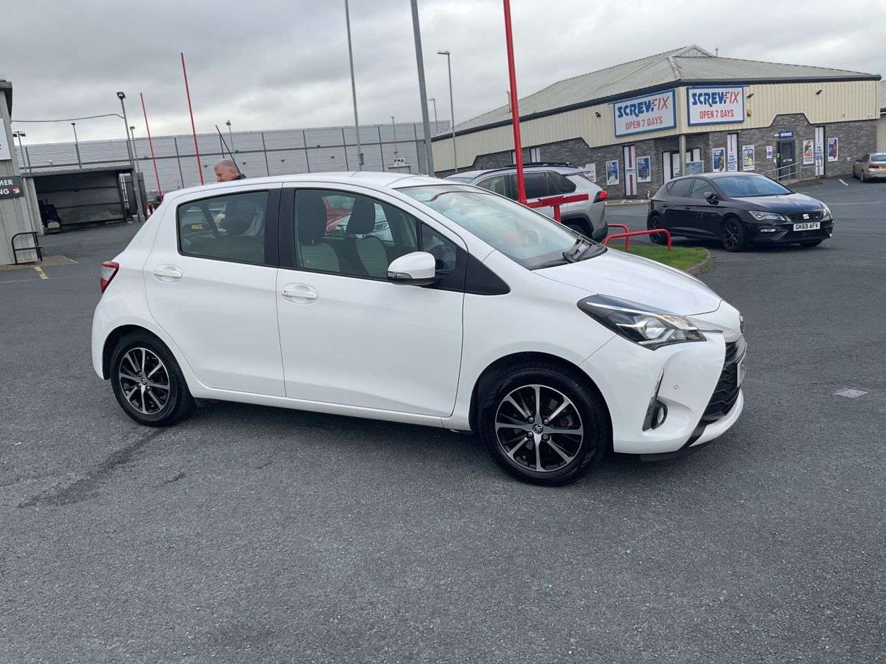 A 2018 TOYOTA YARIS 1.5 VVT-i Icon Tech Hatchback 5dr Petrol Manual Euro 6 (111 ps) A 2018 TOYOTA YARIS 1.5 VVT-i Icon Tech Hatchback 5dr Petrol Manual Euro 6 (111 ps)