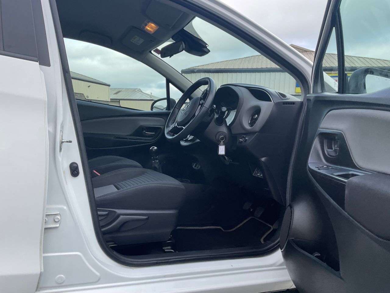 2018 TOYOTA YARIS 2018 TOYOTA YARIS