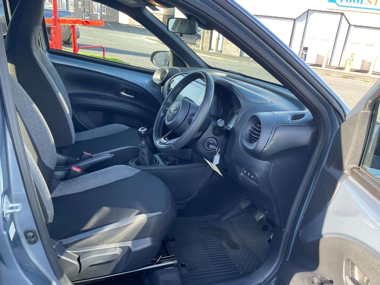 2025 TOYOTA AYGO X 2025 TOYOTA AYGO X