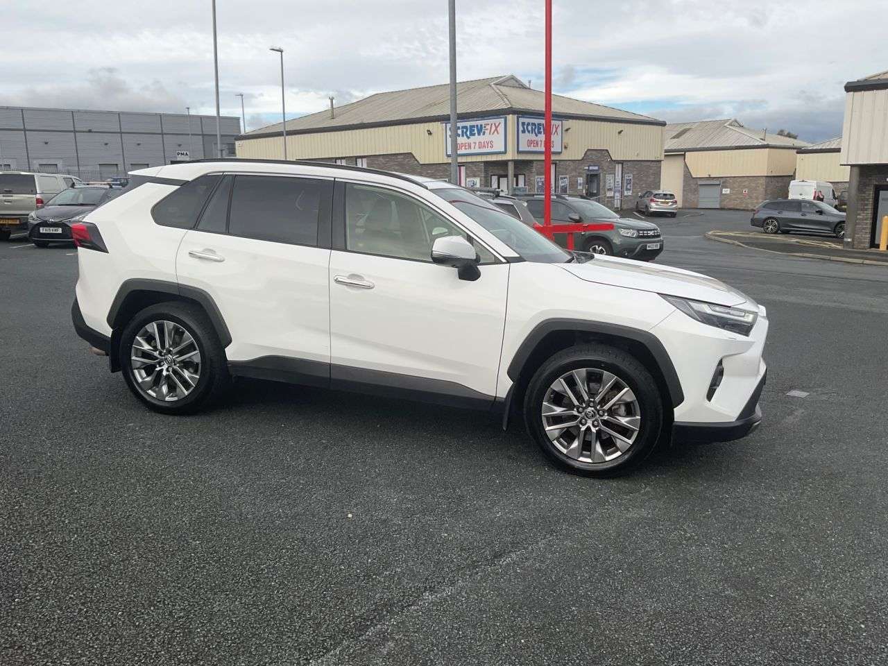 A 2023 TOYOTA RAV4 2.5 VVT-h GPF Excel SUV 5dr Petrol Hybrid CVT 4WD Euro 6 (s/s) (222 ps) A 2023 TOYOTA RAV4 2.5 VVT-h GPF Excel SUV 5dr Petrol Hybrid CVT 4WD Euro 6 (s/s) (222 ps)