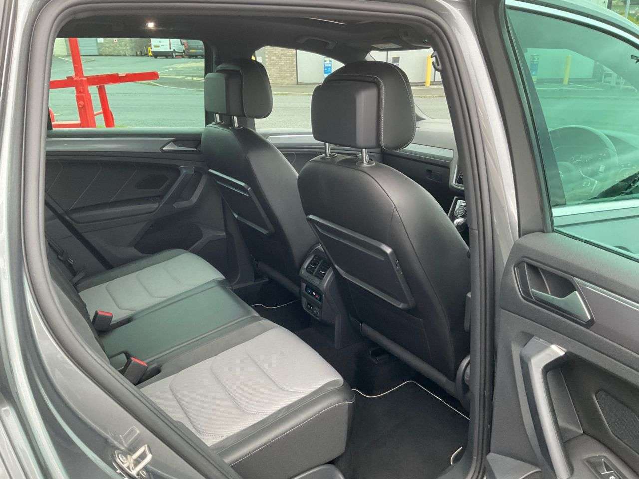 2018 VOLKSWAGEN TIGUAN 2018 VOLKSWAGEN TIGUAN