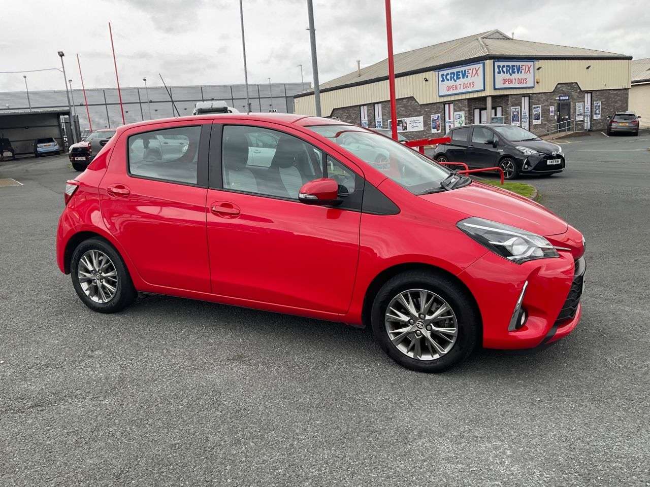 A 2019 TOYOTA YARIS 1.5 VVT-i Icon Hatchback 5dr Petrol Manual Euro 6 (111 ps) A 2019 TOYOTA YARIS 1.5 VVT-i Icon Hatchback 5dr Petrol Manual Euro 6 (111 ps)