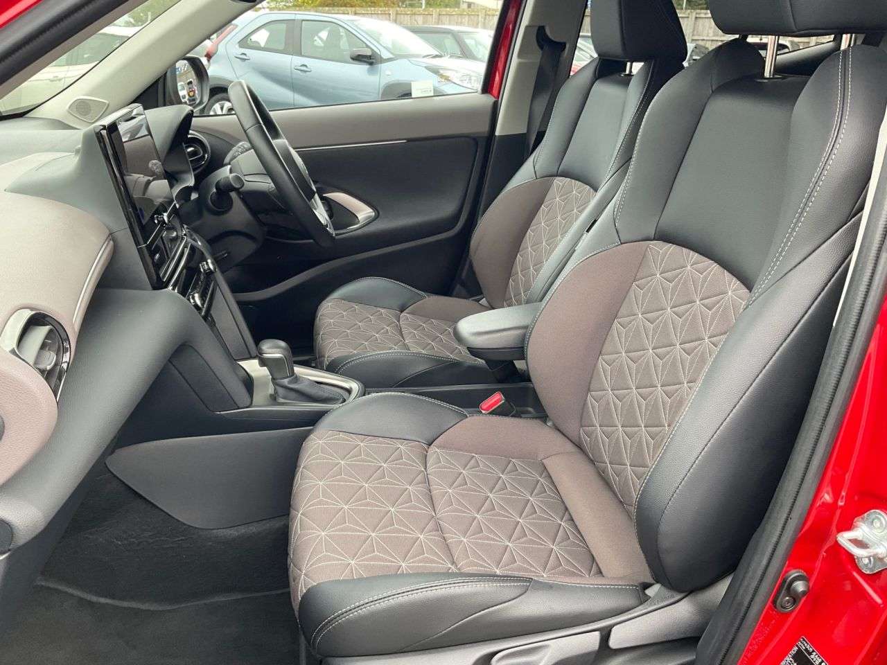2024 TOYOTA YARIS CROSS 2024 TOYOTA YARIS CROSS
