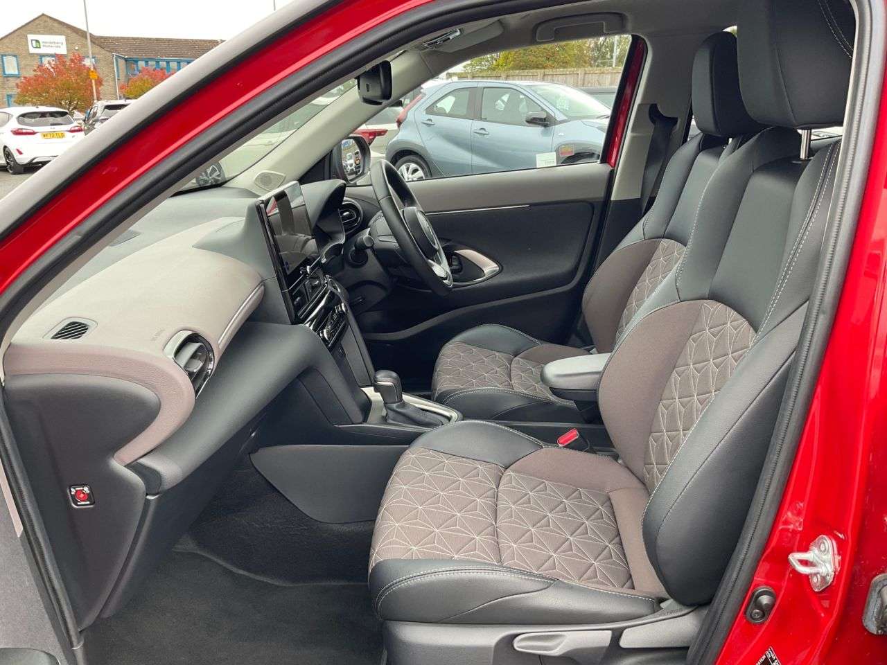 2024 TOYOTA YARIS CROSS 2024 TOYOTA YARIS CROSS