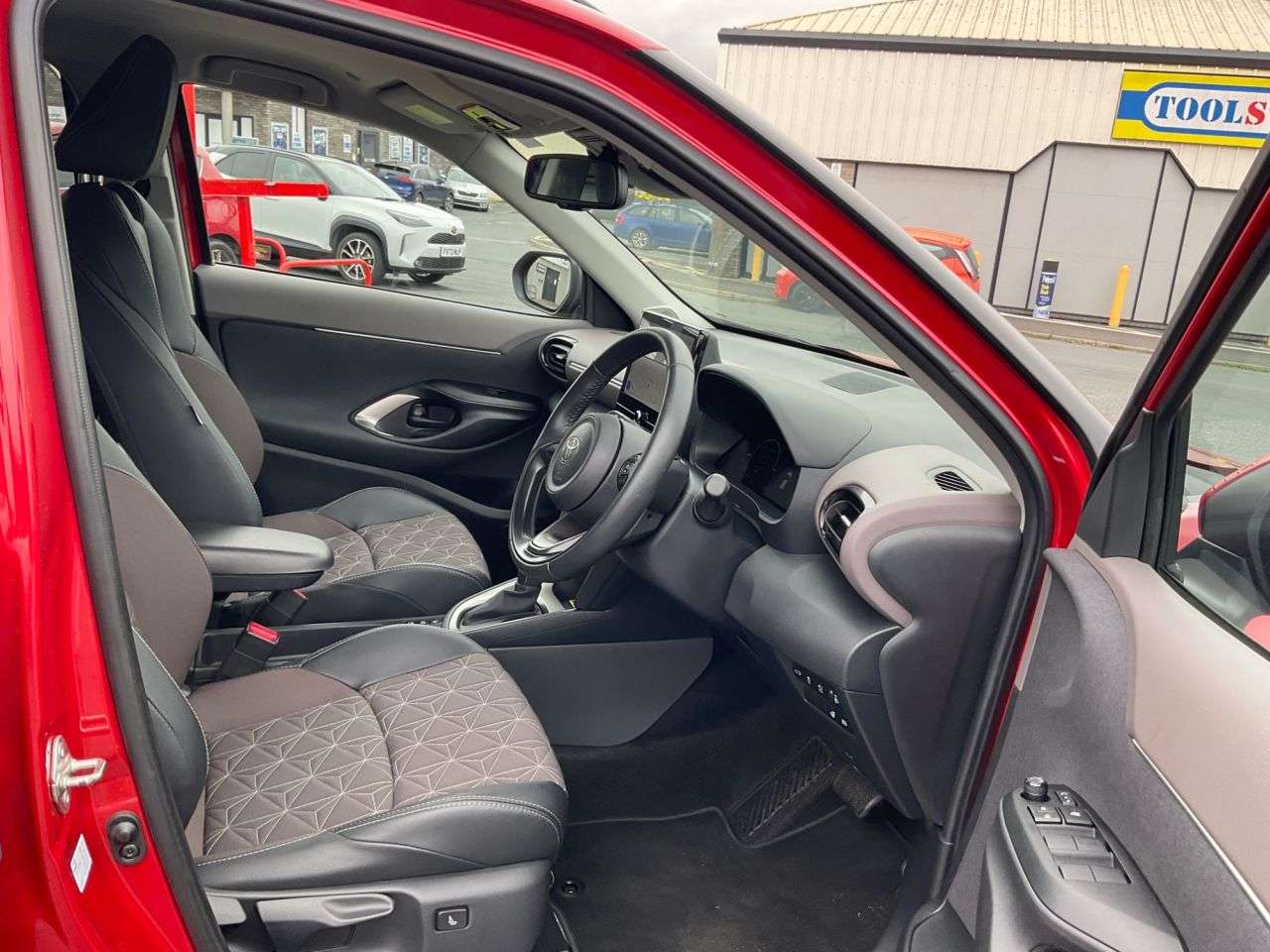 2024 TOYOTA YARIS CROSS 2024 TOYOTA YARIS CROSS