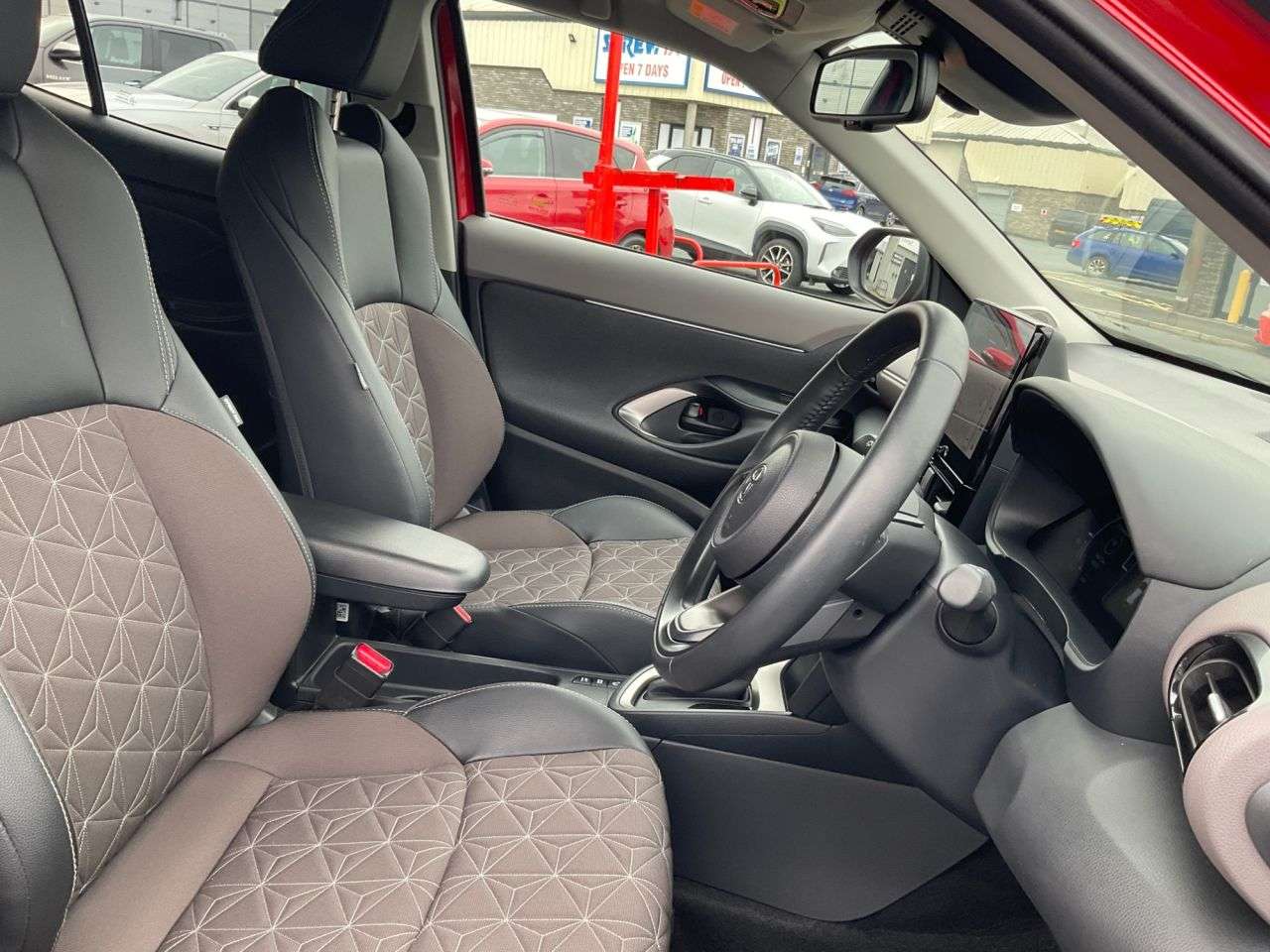 2024 TOYOTA YARIS CROSS 2024 TOYOTA YARIS CROSS