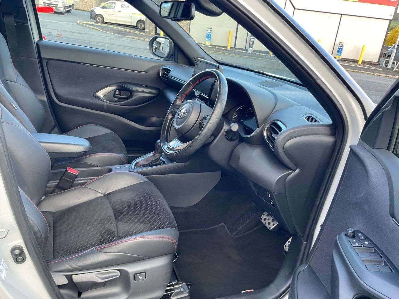 2024 TOYOTA YARIS CROSS 2024 TOYOTA YARIS CROSS