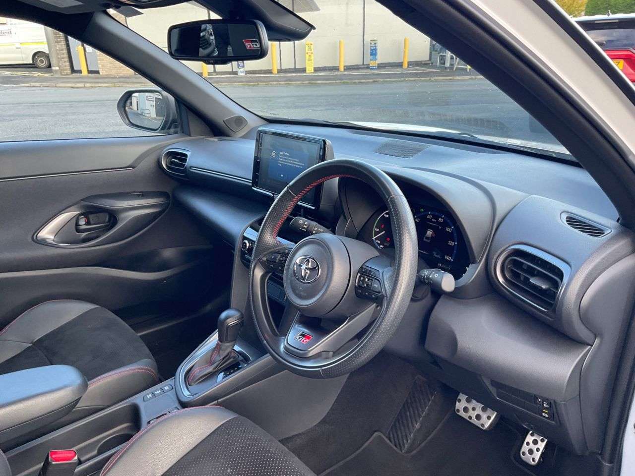 2024 TOYOTA YARIS CROSS 2024 TOYOTA YARIS CROSS