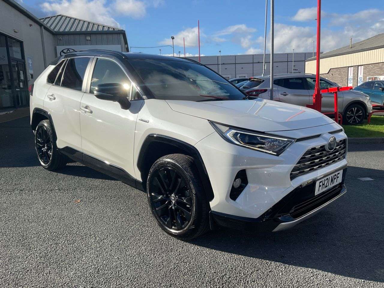 A 2021 TOYOTA RAV4 2.5 VVT-h GPF Dynamic SUV 5dr Petrol Hybrid CVT 4WD Euro 6 (s/s) (222 ps) A 2021 TOYOTA RAV4 2.5 VVT-h GPF Dynamic SUV 5dr Petrol Hybrid CVT 4WD Euro 6 (s/s) (222 ps)