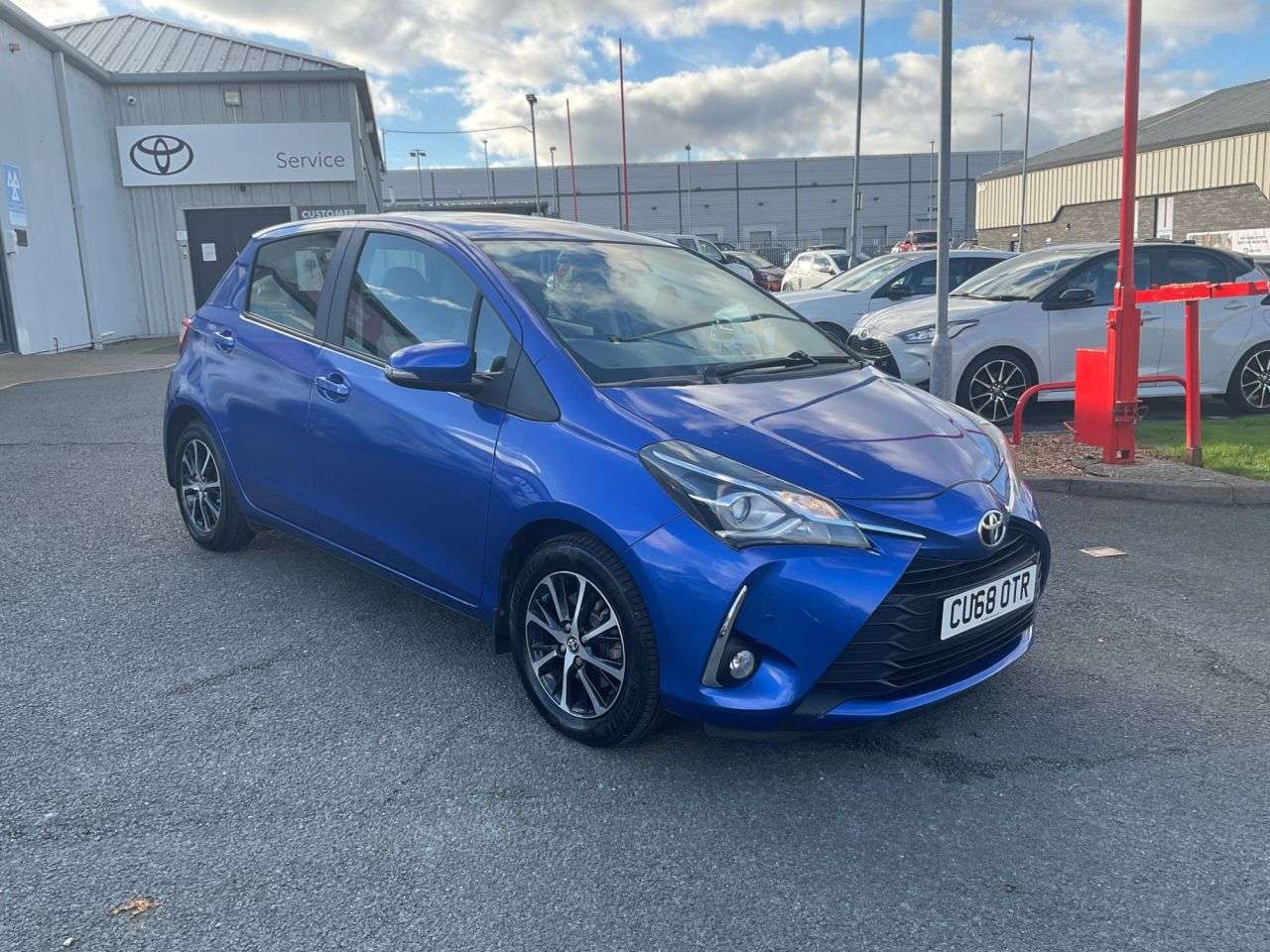 A 2018 TOYOTA YARIS 1.5 VVT-i Icon Tech Hatchback 5dr Petrol CVT Euro 6 (111 ps) A 2018 TOYOTA YARIS 1.5 VVT-i Icon Tech Hatchback 5dr Petrol CVT Euro 6 (111 ps)