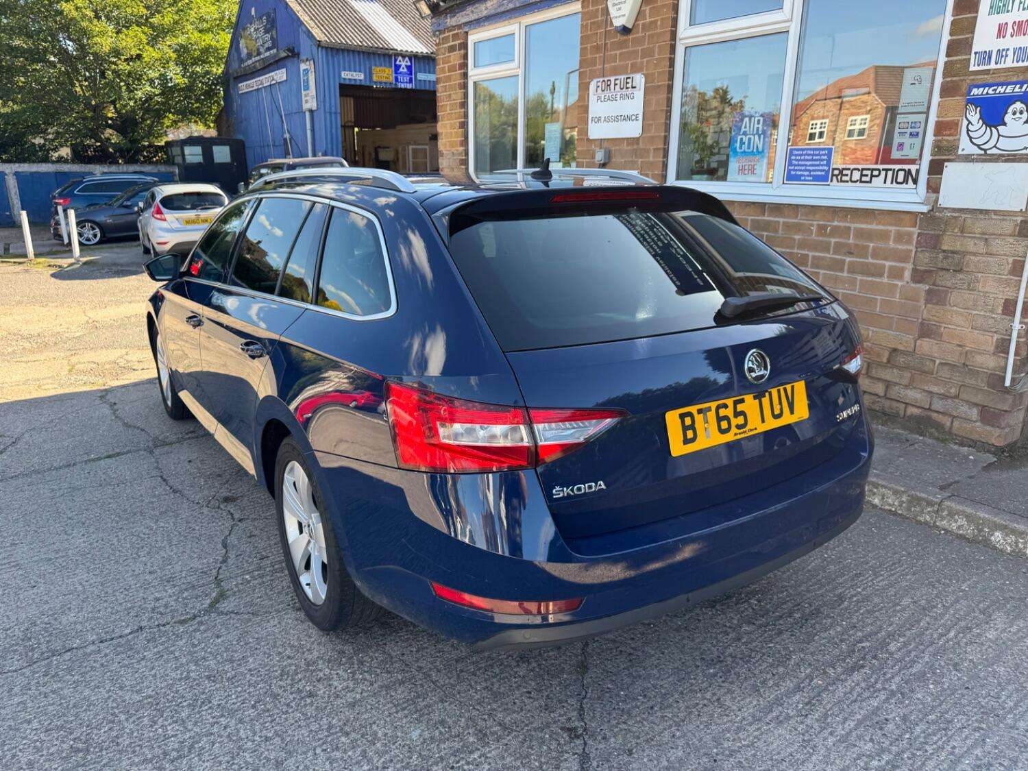 2015 SKODA SUPERB 2015 SKODA SUPERB