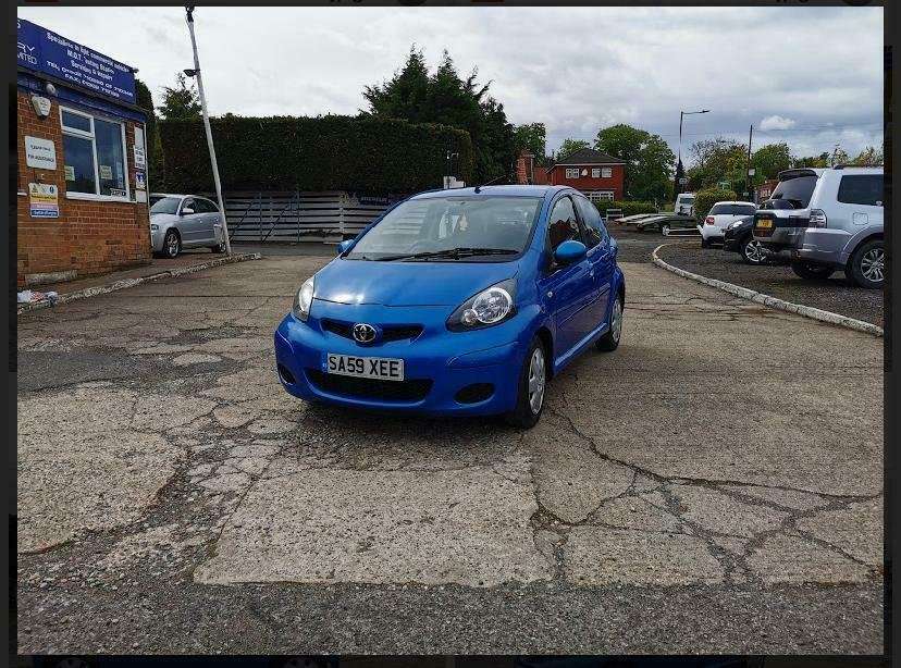 A 2009 TOYOTA AYGO VVT-I BLUE A 2009 TOYOTA AYGO VVT-I BLUE