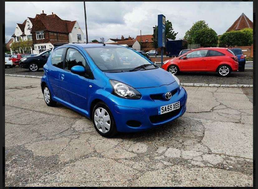 A 2009 TOYOTA AYGO VVT-I BLUE A 2009 TOYOTA AYGO VVT-I BLUE