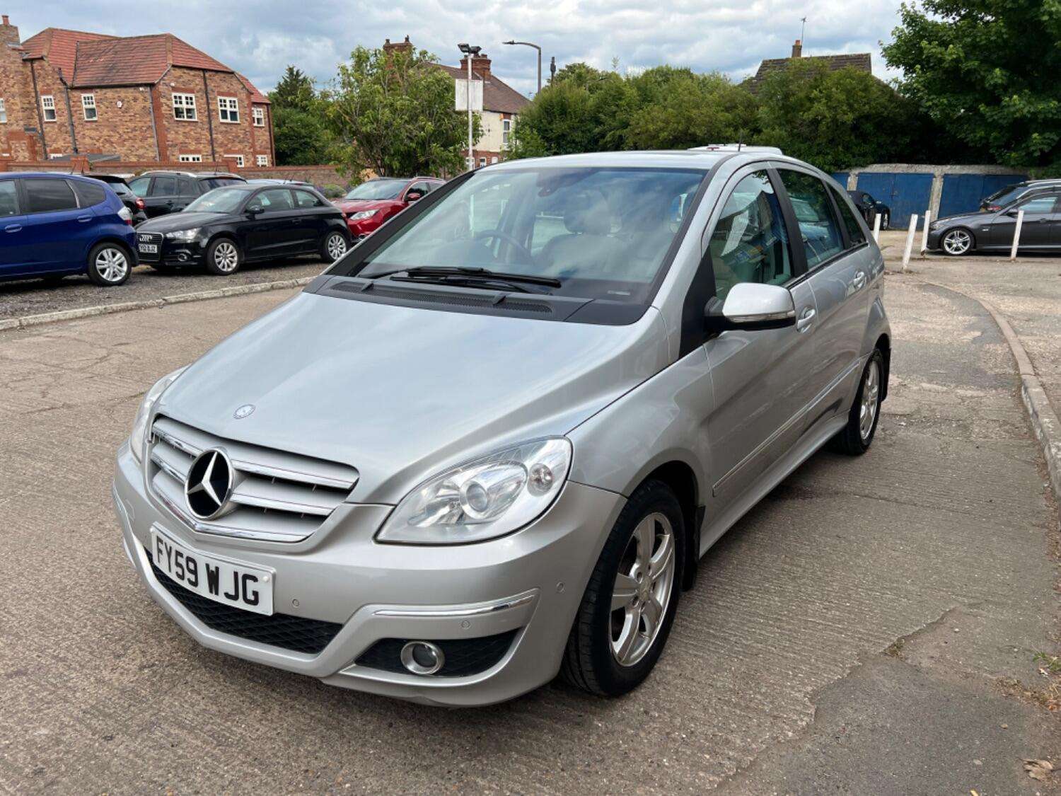 A 2009 MERCEDES-BENZ B CLASS 2.0 B180 CDI SE A 2009 MERCEDES-BENZ B CLASS 2.0 B180 CDI SE