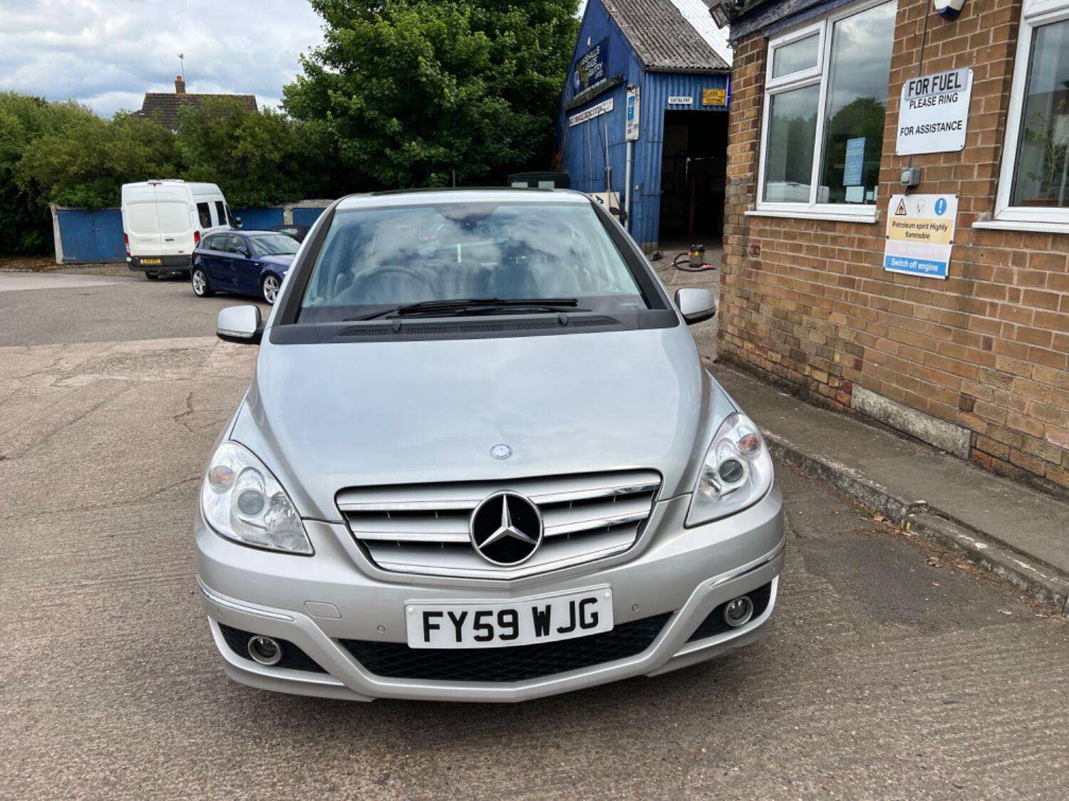 A 2009 MERCEDES-BENZ B CLASS 2.0 B180 CDI SE A 2009 MERCEDES-BENZ B CLASS 2.0 B180 CDI SE