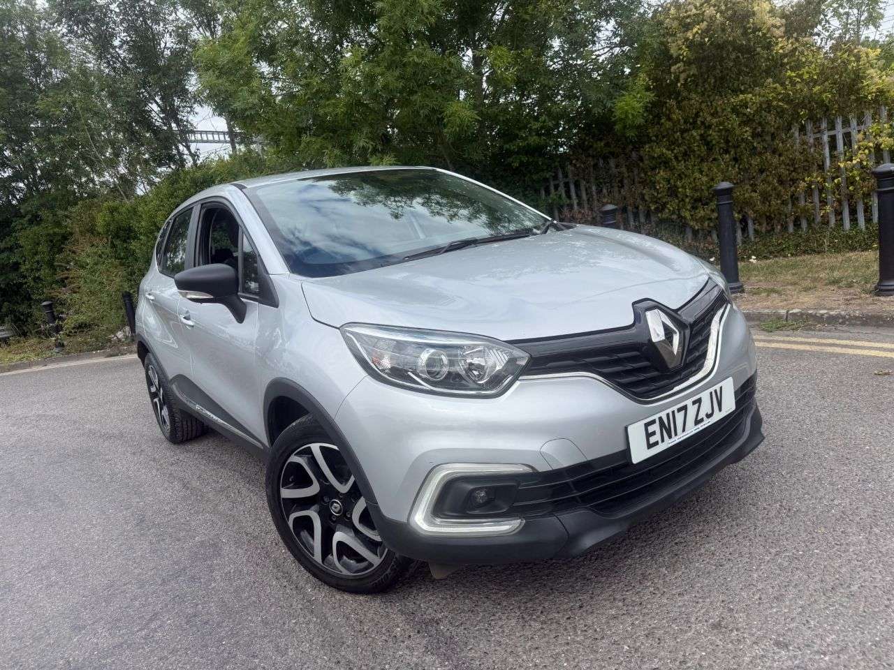 A 2017 RENAULT CAPTUR 0.9 TCe ENERGY Dynamique Nav SUV 5dr Petrol Manual Euro 6 (s/s) (90 ps) 2 O A 2017 RENAULT CAPTUR 0.9 TCe ENERGY Dynamique Nav SUV 5dr Petrol Manual Euro 6 (s/s) (90 ps) 2 O