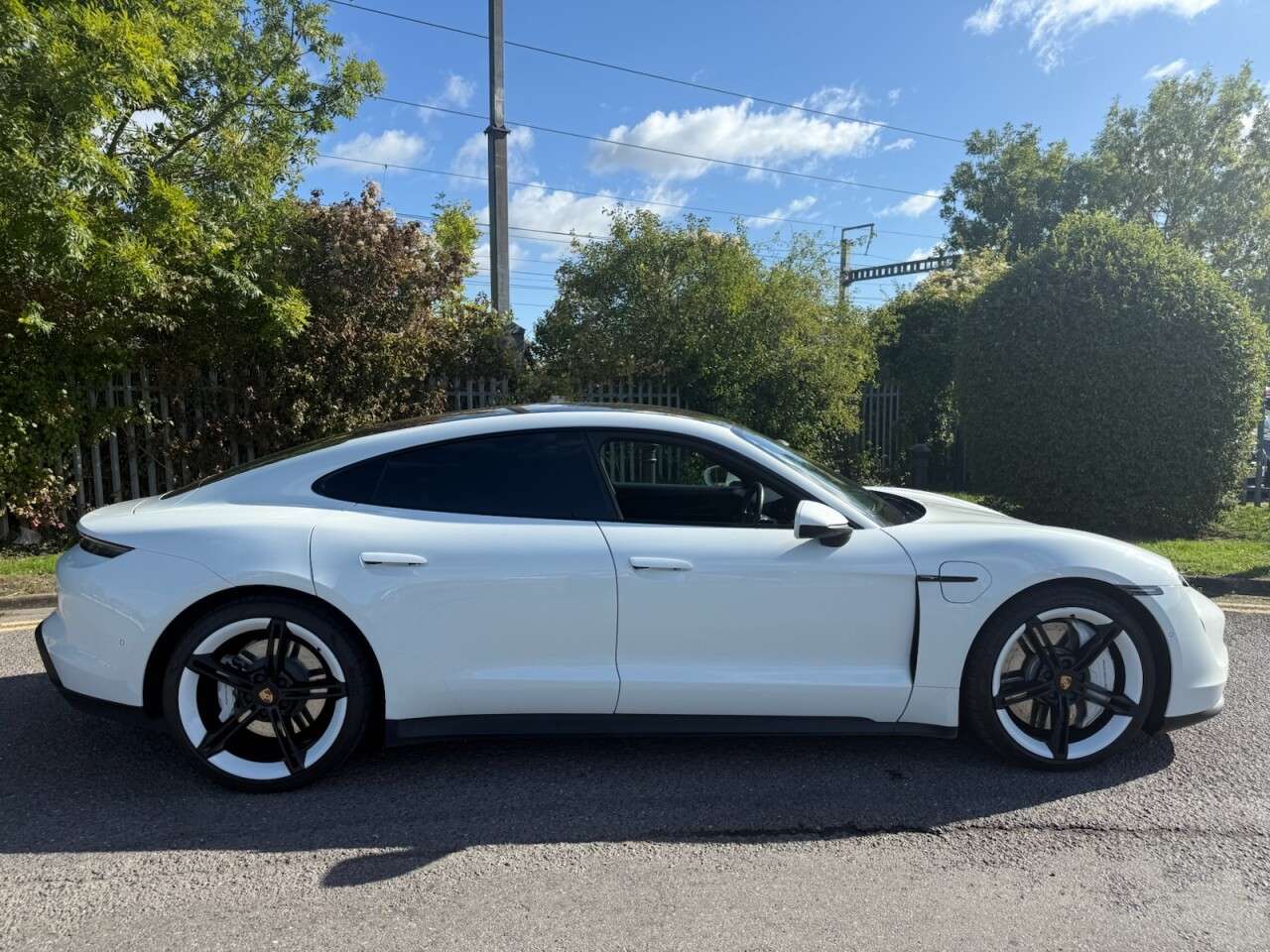 2020 PORSCHE TAYCAN 2020 PORSCHE TAYCAN