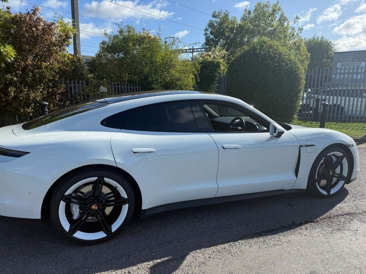 2020 PORSCHE TAYCAN 2020 PORSCHE TAYCAN