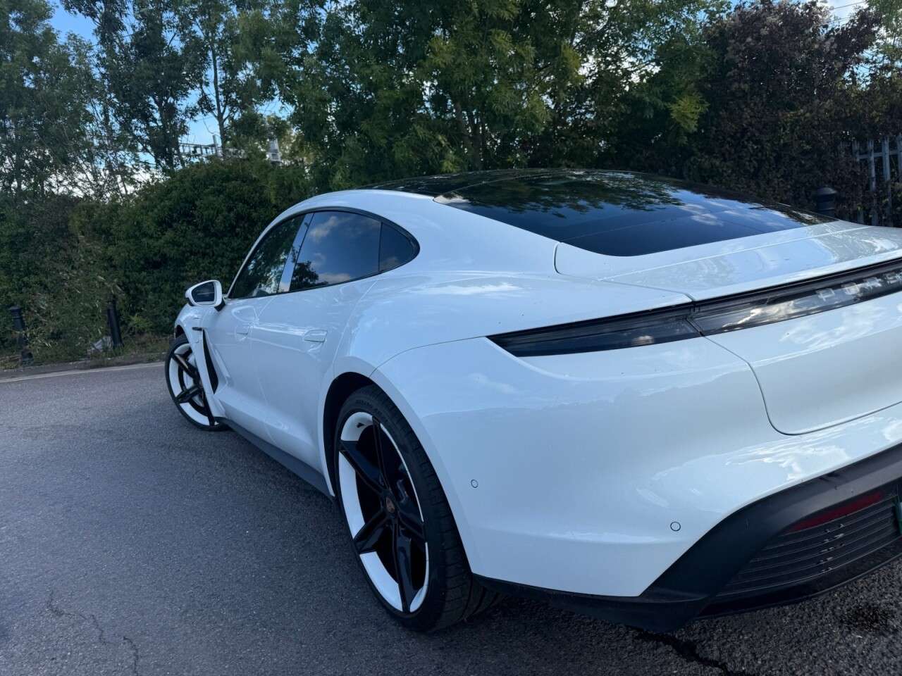 2020 PORSCHE TAYCAN 2020 PORSCHE TAYCAN