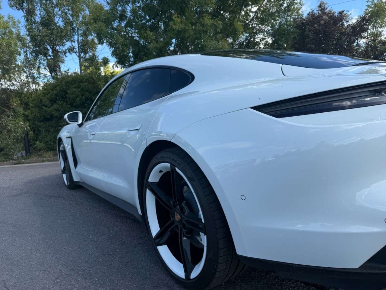 2020 PORSCHE TAYCAN 2020 PORSCHE TAYCAN