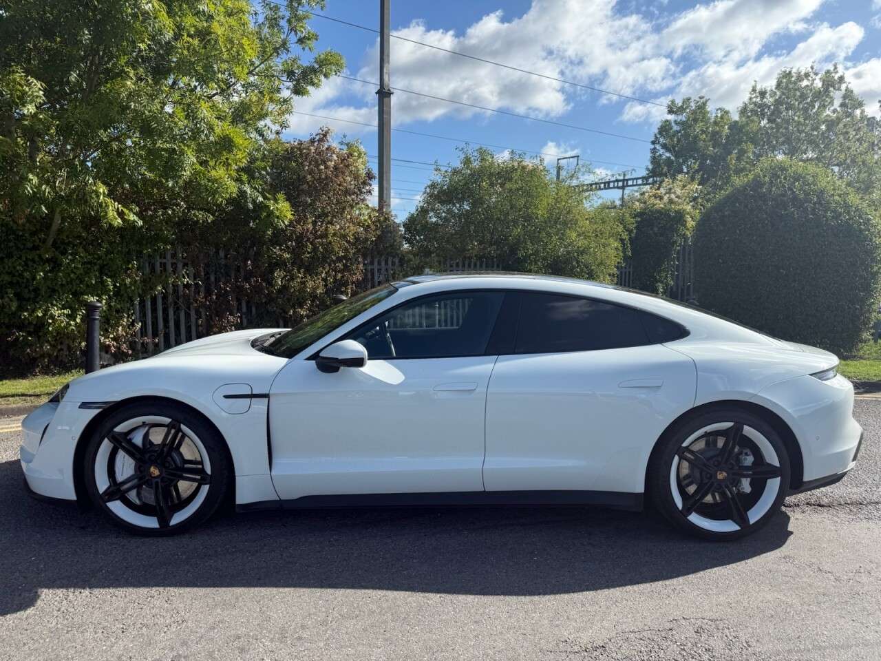 2020 PORSCHE TAYCAN 2020 PORSCHE TAYCAN