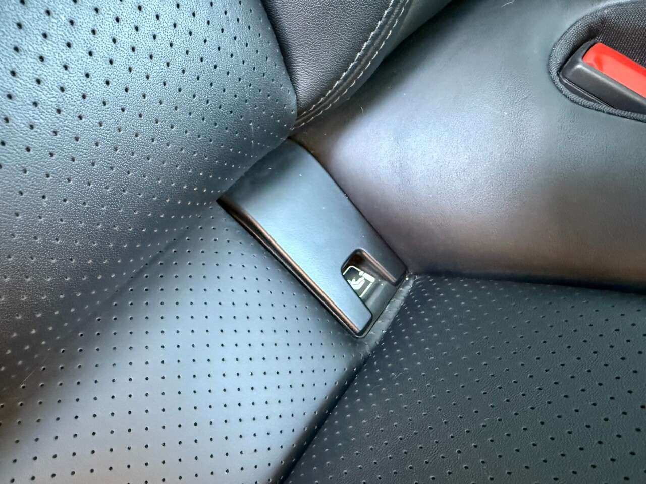 2020 PORSCHE TAYCAN 2020 PORSCHE TAYCAN