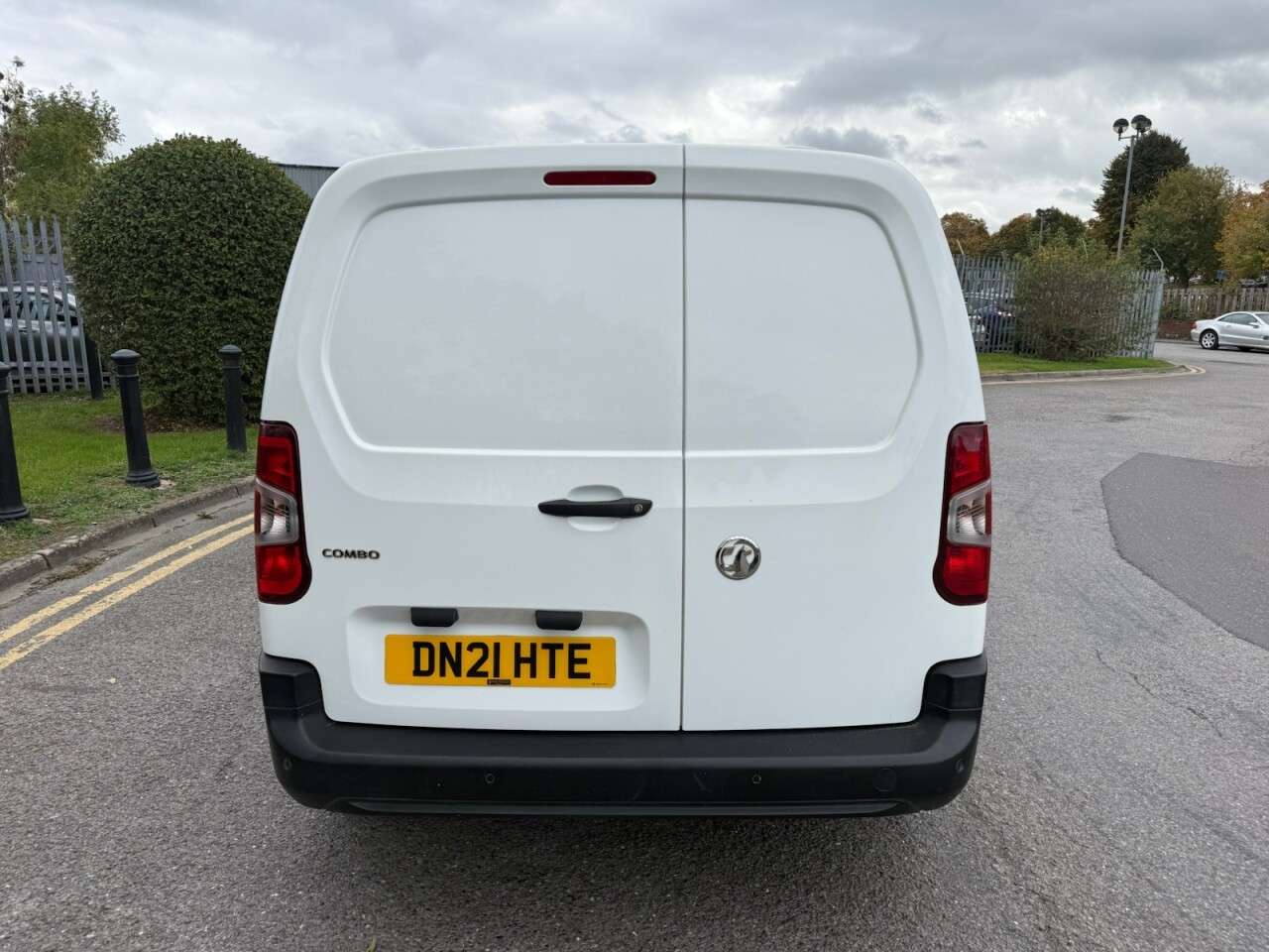 A 2021 VAUXHALL COMBO 1.5 Turbo D 2300 Dynamic Panel Van 4dr Diesel Manual L2 H1 Euro 6 (100 ps) A 2021 VAUXHALL COMBO 1.5 Turbo D 2300 Dynamic Panel Van 4dr Diesel Manual L2 H1 Euro 6 (100 ps)