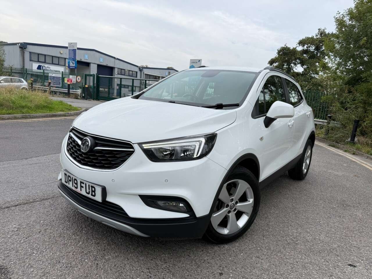 A 2019 VAUXHALL MOKKA X 1.4i Turbo Design Nav SUV 5dr Petrol Auto Euro 6 (140 ps) 12 Months MOT + 6 A 2019 VAUXHALL MOKKA X 1.4i Turbo Design Nav SUV 5dr Petrol Auto Euro 6 (140 ps) 12 Months MOT + 6