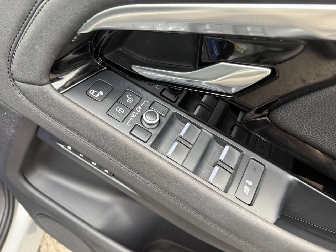 2019 LAND ROVER RANGE ROVER EVOQUE 2019 LAND ROVER RANGE ROVER EVOQUE