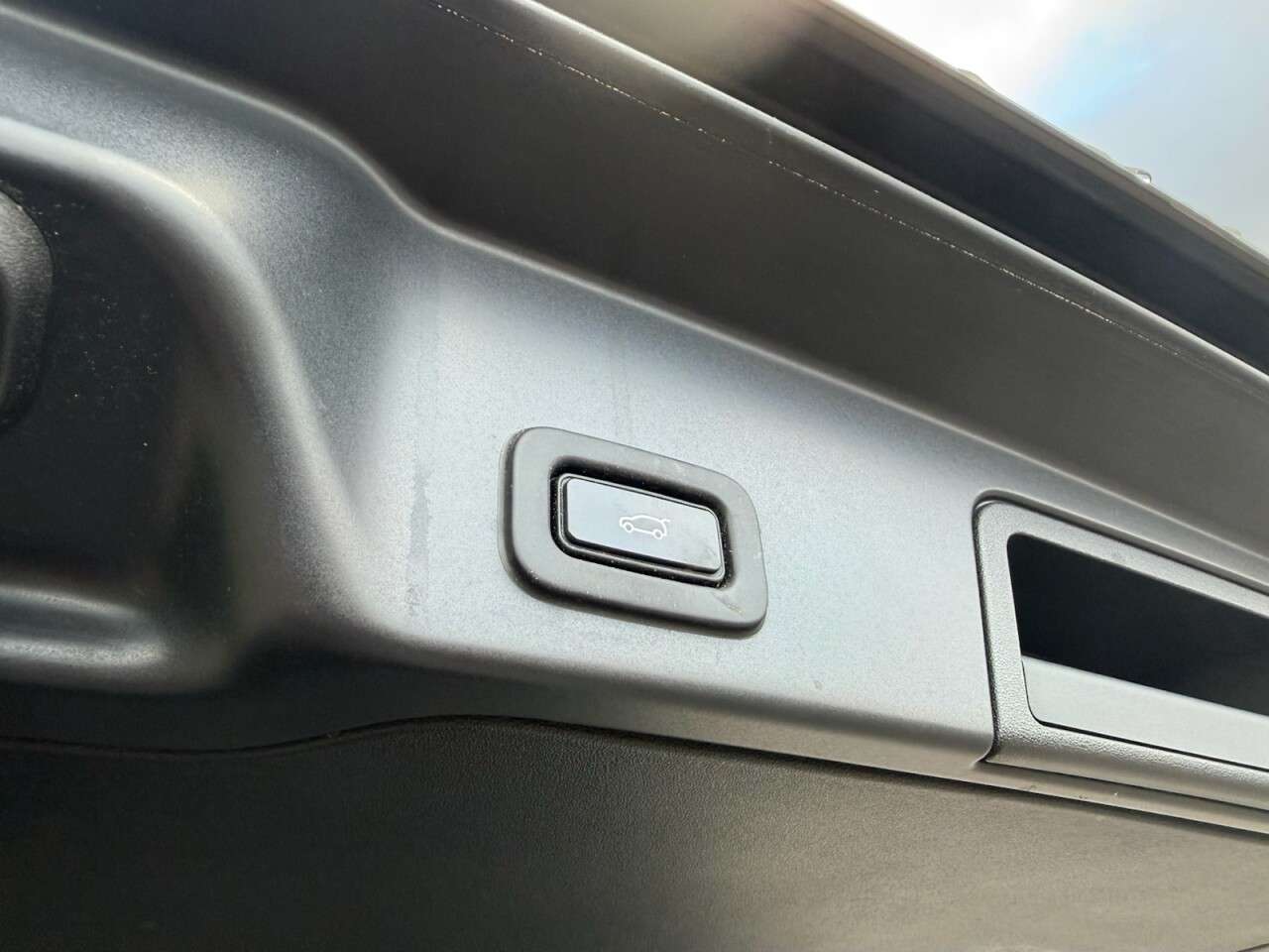 2019 LAND ROVER RANGE ROVER EVOQUE 2019 LAND ROVER RANGE ROVER EVOQUE