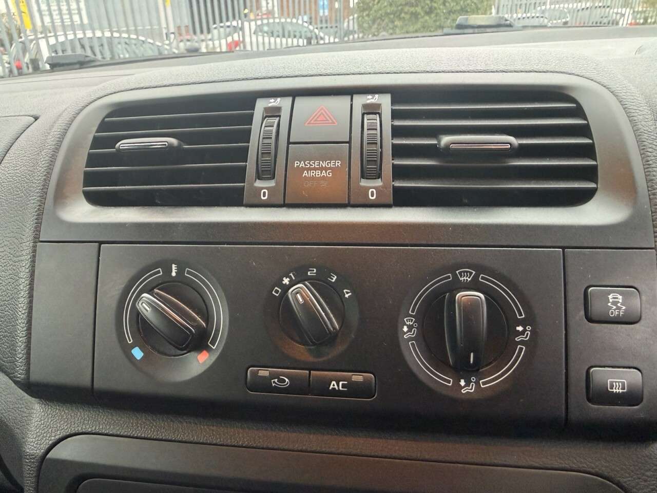 2014 SKODA FABIA 2014 SKODA FABIA