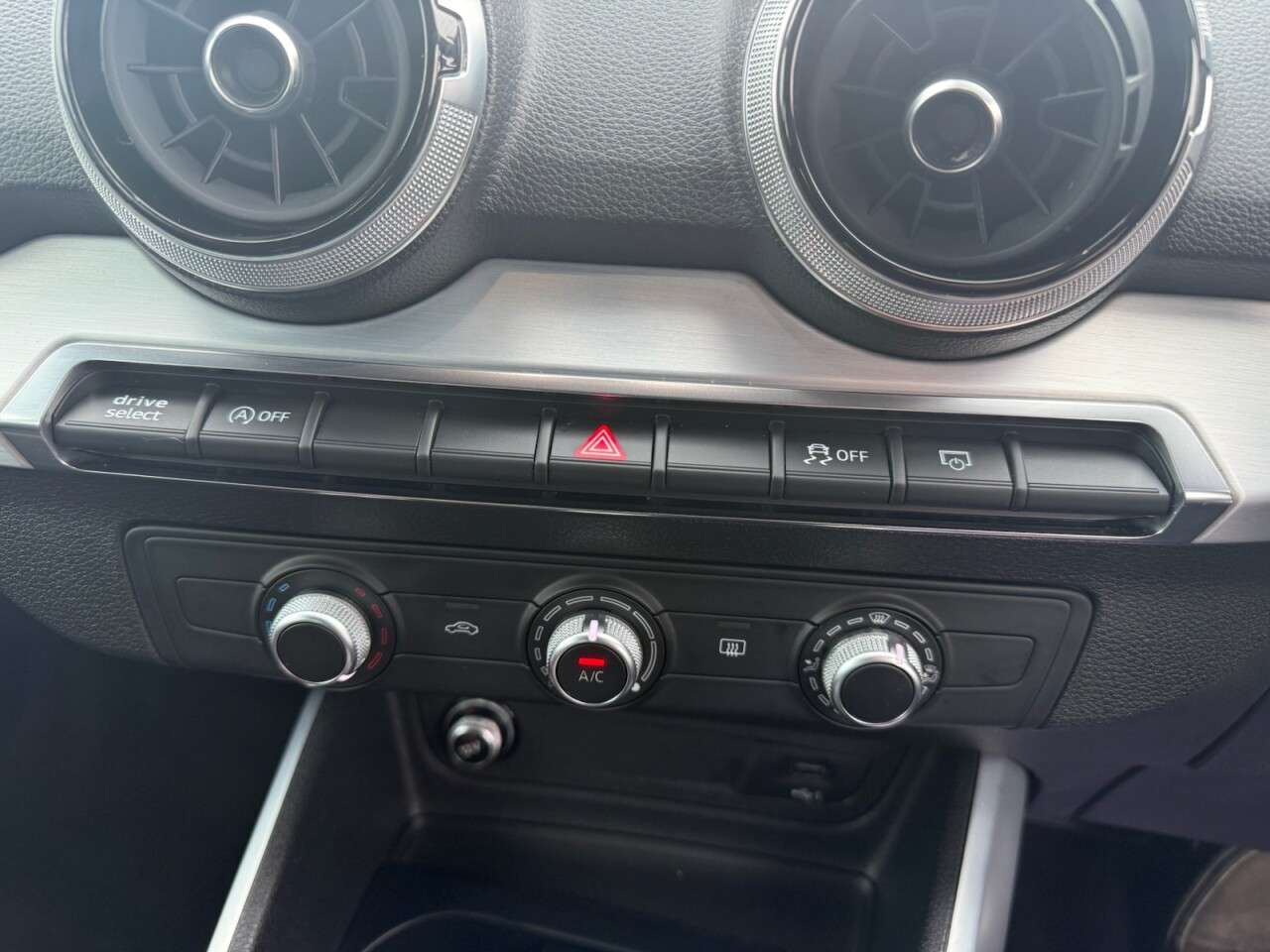 2021 AUDI Q2 2021 AUDI Q2