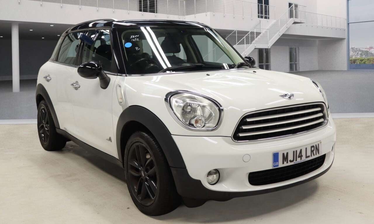 A 2014 MINI COUNTRYMAN 1.6 Cooper SUV 5dr Petrol Manual ALL4 Euro 6 (s/s) (122 ps) 12 Months MOT + A 2014 MINI COUNTRYMAN 1.6 Cooper SUV 5dr Petrol Manual ALL4 Euro 6 (s/s) (122 ps) 12 Months MOT +