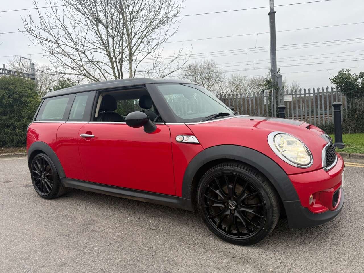 2011 MINI CLUBMAN 2011 MINI CLUBMAN