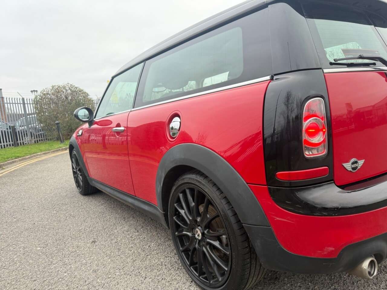 2011 MINI CLUBMAN 2011 MINI CLUBMAN