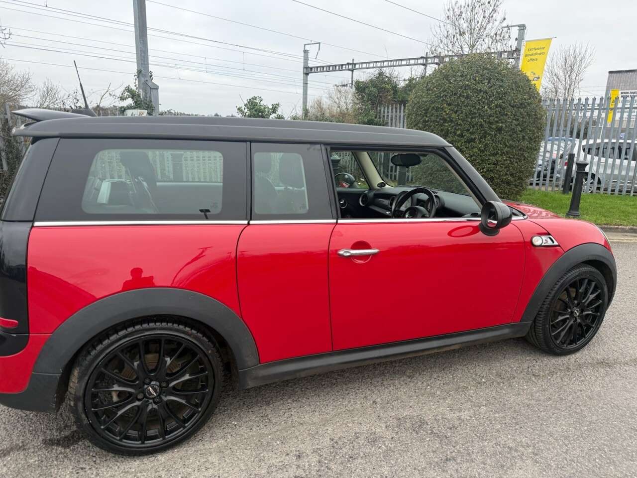 2011 MINI CLUBMAN 2011 MINI CLUBMAN